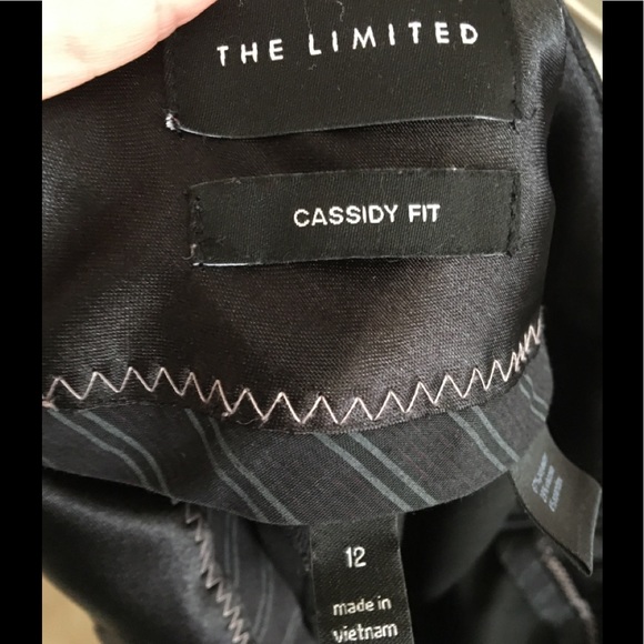 Classic The Limited Cassidy fit sateen crop pants! - Picture 7 of 10